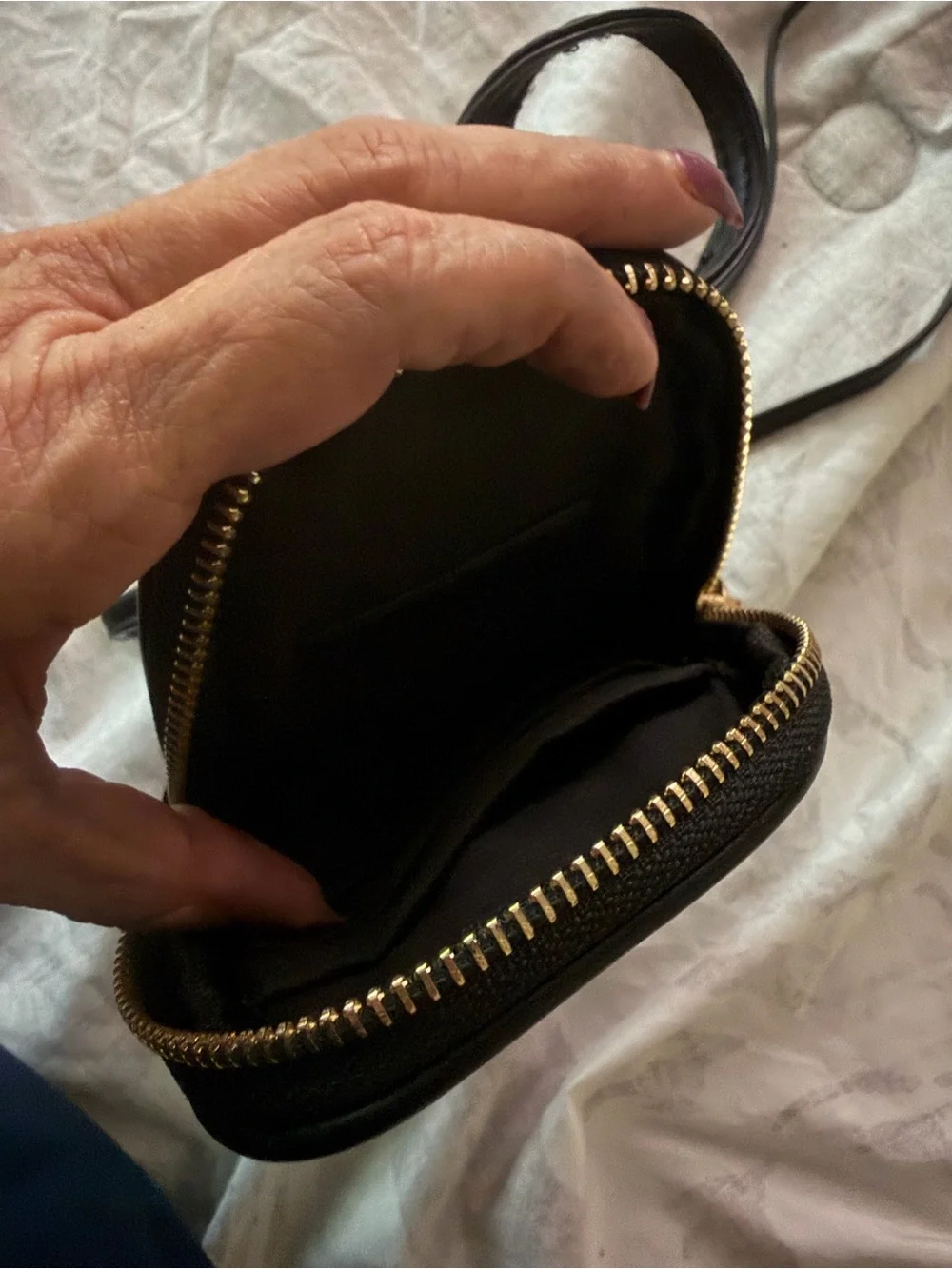Black Badgley Mischka Quilted Crossbody Phone Bag